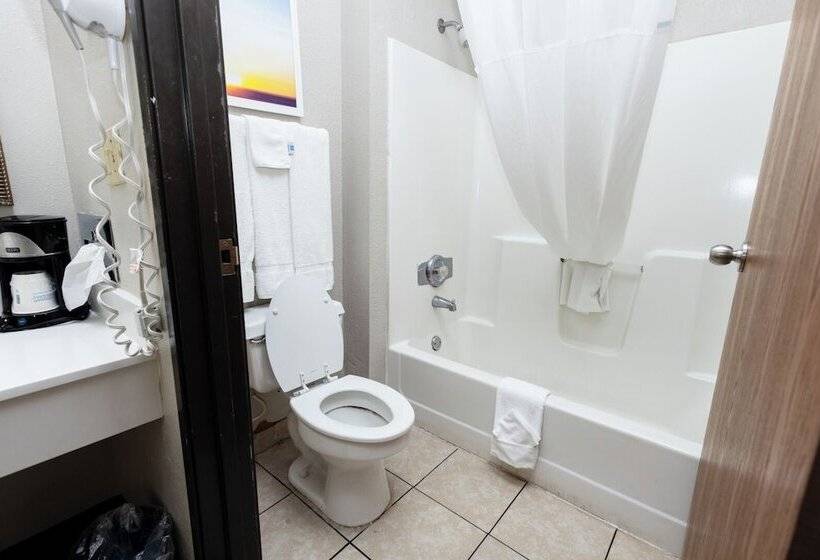 هتل Days Inn By Wyndham Dayton Huber Heights Northeast