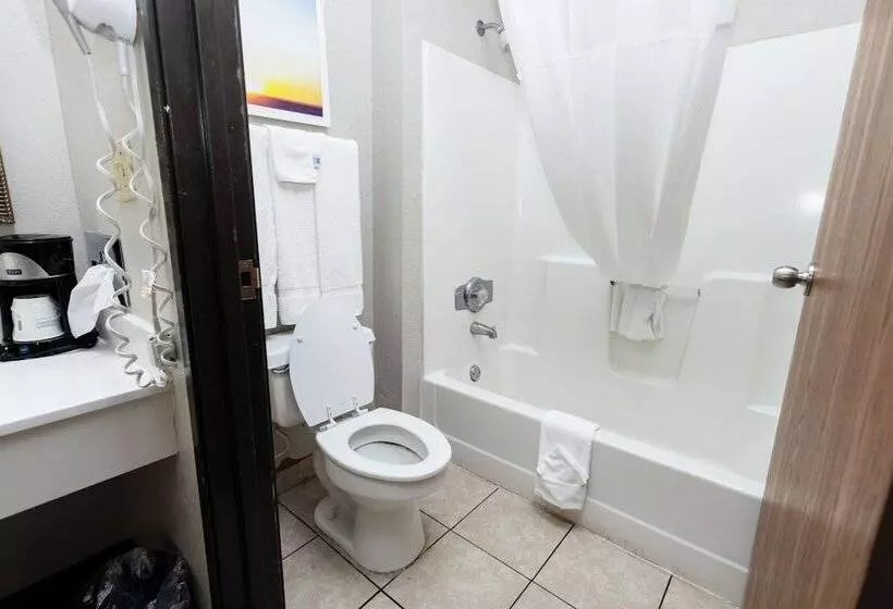 هتل Days Inn By Wyndham Dayton Huber Heights Northeast