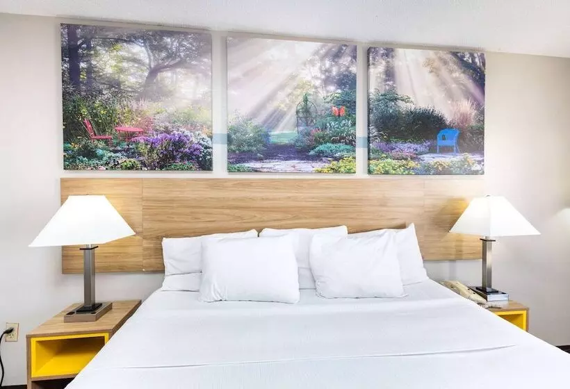 هتل Days Inn By Wyndham Dayton Huber Heights Northeast