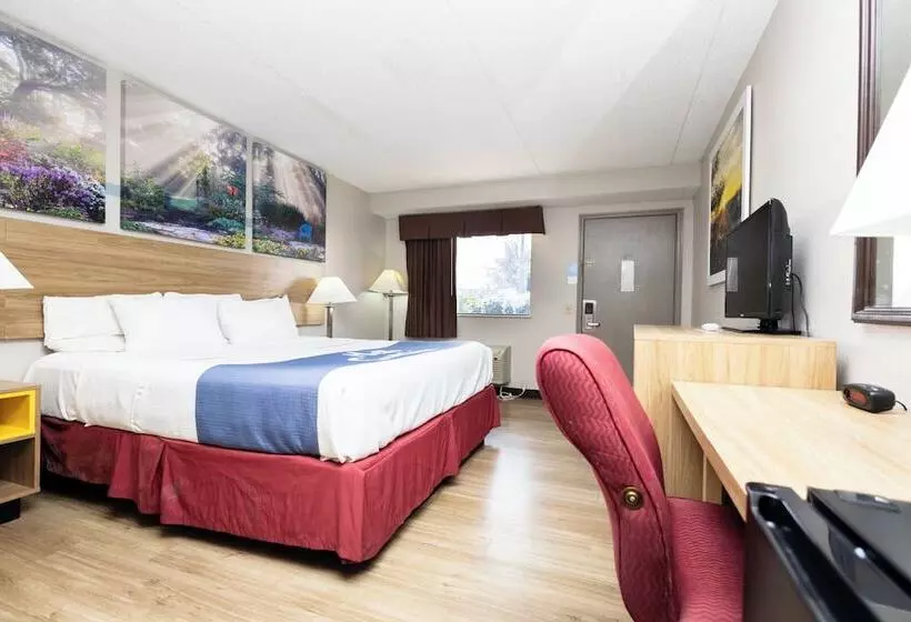 هتل Days Inn By Wyndham Dayton Huber Heights Northeast