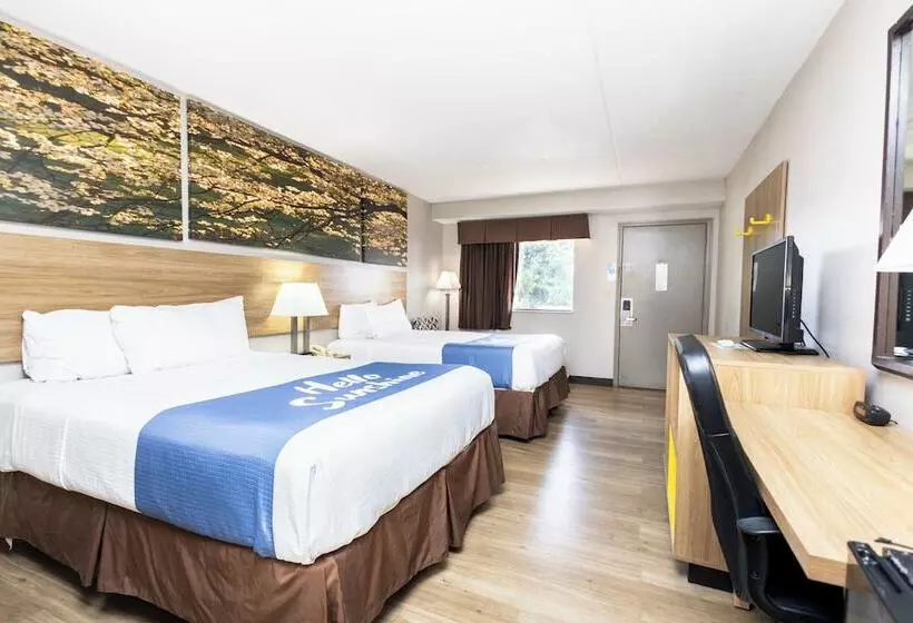 هتل Days Inn By Wyndham Dayton Huber Heights Northeast