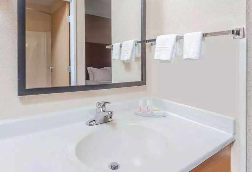 酒店 Days Inn By Wyndham Imlay City