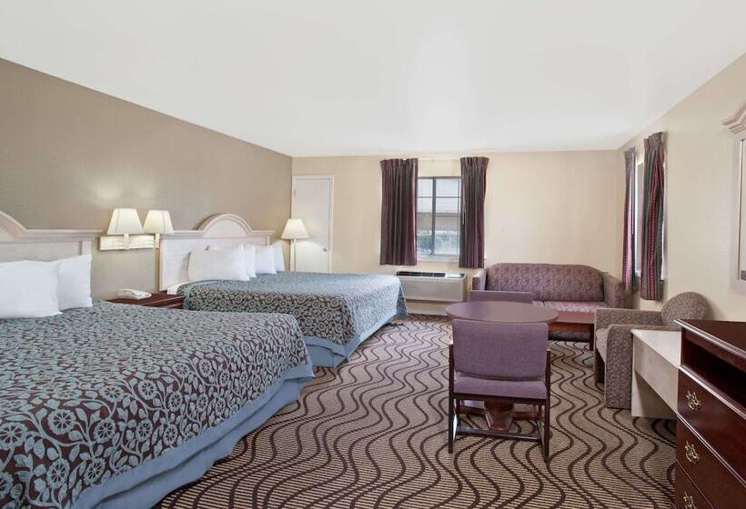 בית מלון כפרי Days Inn By Wyndham Kerrville