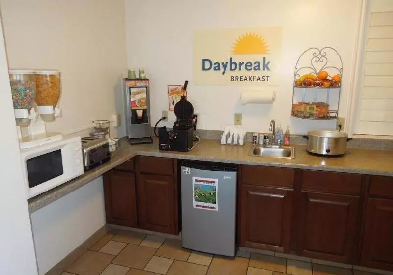 호텔 Days Inn Riverton