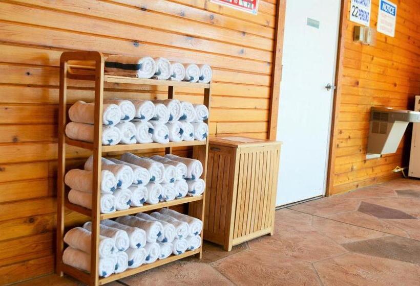 Szálloda Days Inn & Suites By Wyndham Madison