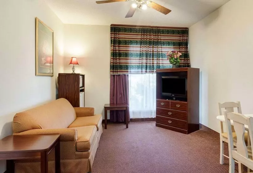 فندق Quality Inn