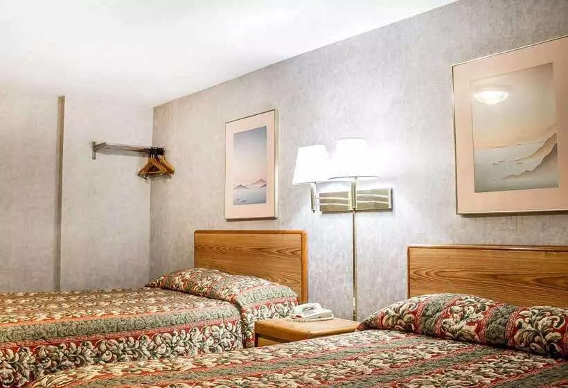 Отель Rodeway Inn Moosic Scranton