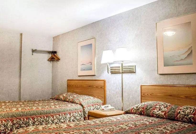Отель Rodeway Inn Moosic Scranton