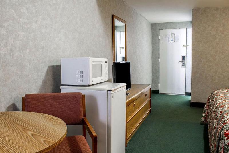 호텔 Rodeway Inn Moosic  Scranton