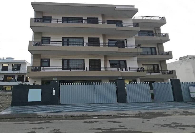 Szálloda Tavishk By Oyo Rooms