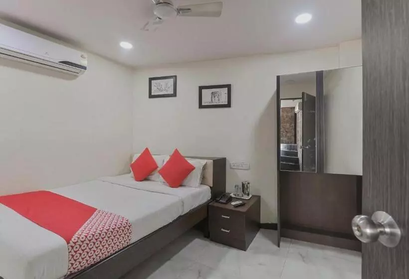 Oyo 5661 Hotel Ak Palace
