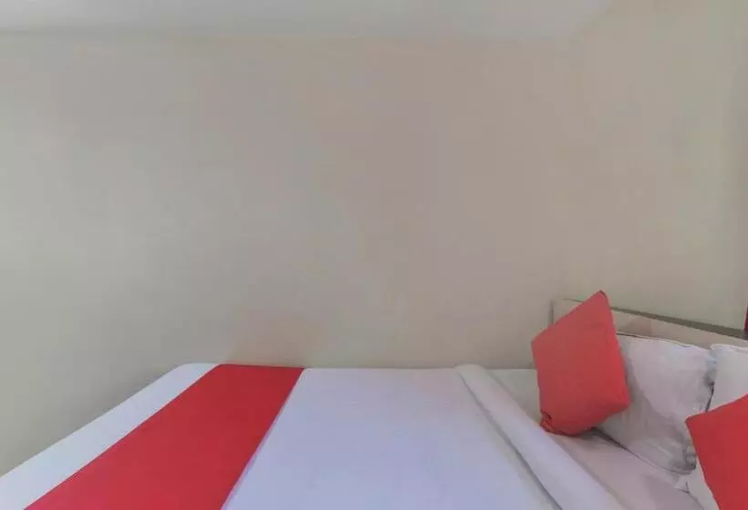 Oyo 5661 Hotel Ak Palace
