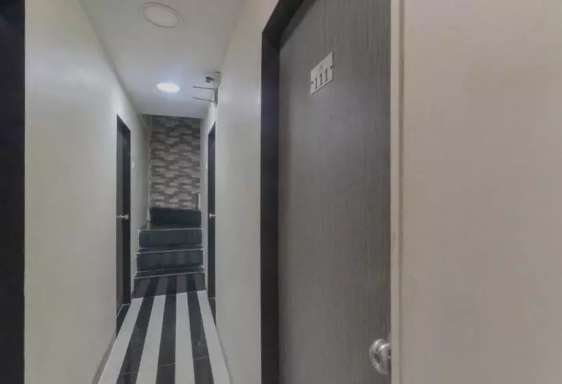 Oyo 5661 Hotel Ak Palace