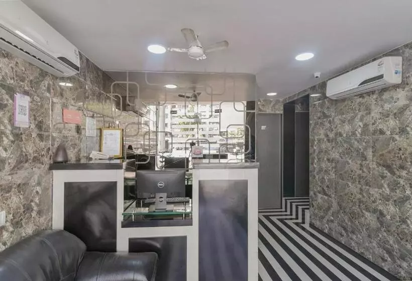 Oyo 5661 Hotel Ak Palace