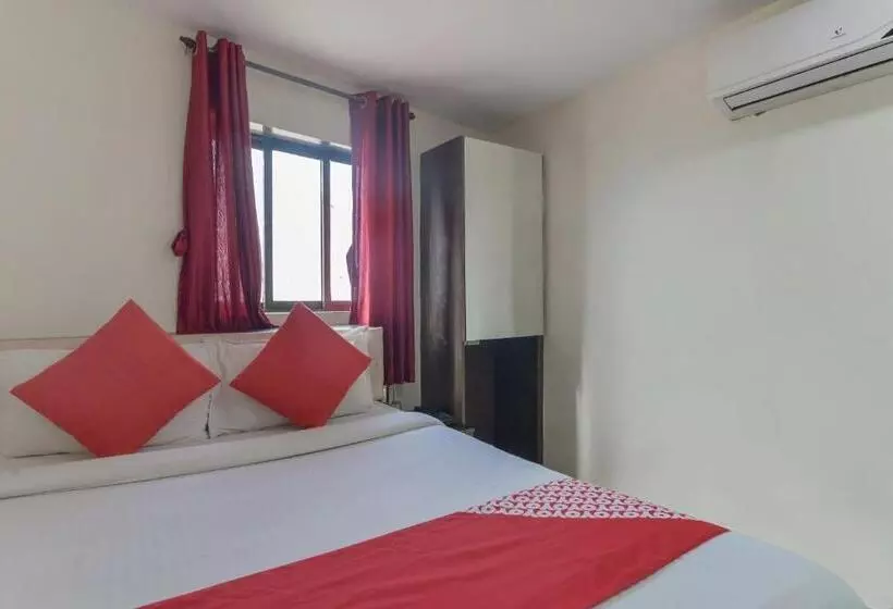 Oyo 5661 Hotel Ak Palace
