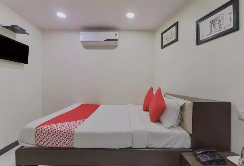 Oyo 5661 Hotel Ak Palace