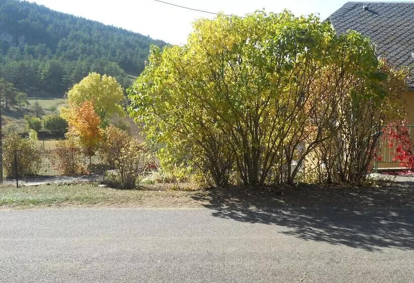 ペンション Chez Louis   Chambres D Hôtes