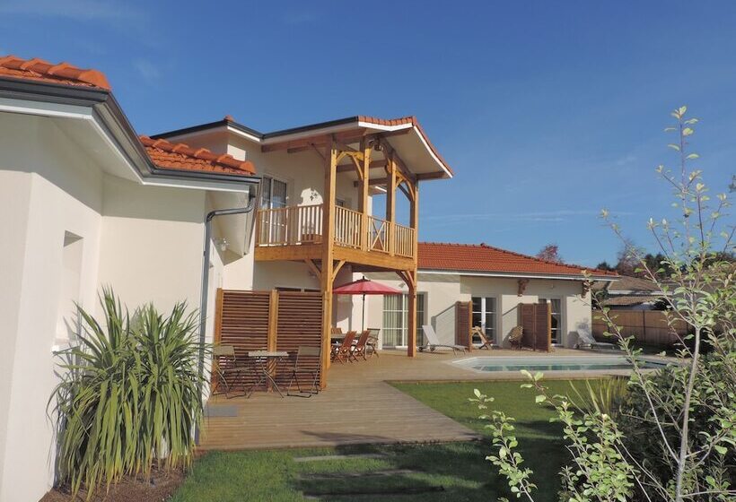 펜션 La Lisière Du Bétey