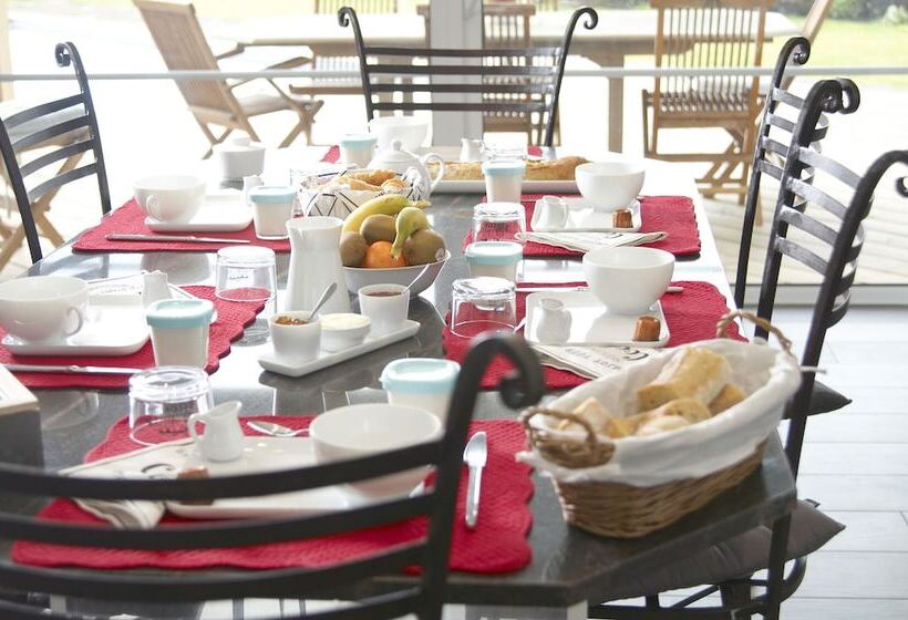 펜션 La Lisière Du Bétey