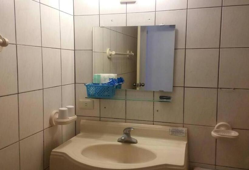 פנסיון Lei Zhiben Hot Spring