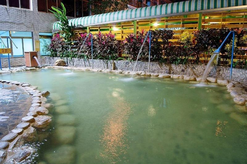 פנסיון Lei Zhiben Hot Spring