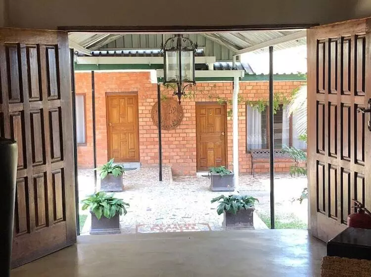 پانسیون Lifesong Lodge