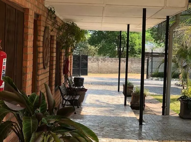 پانسیون Lifesong Lodge