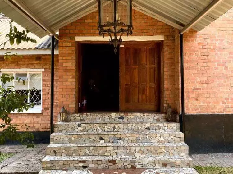 پانسیون Lifesong Lodge