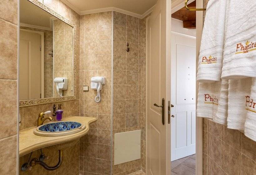 بنسيون Phaedra Suites