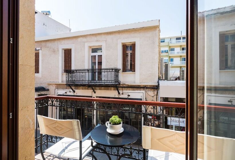 بنسيون Phaedra Suites