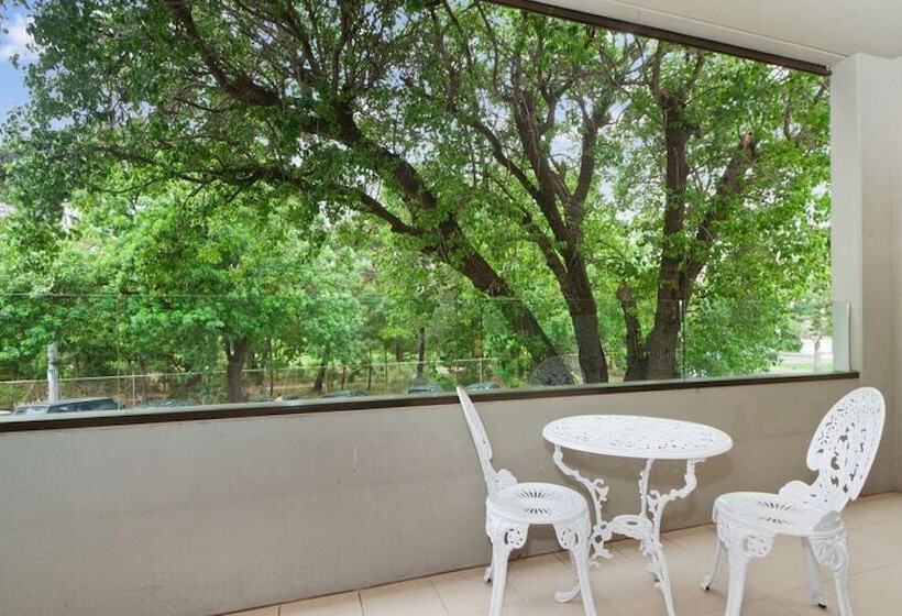 Smart Modern St Kilda