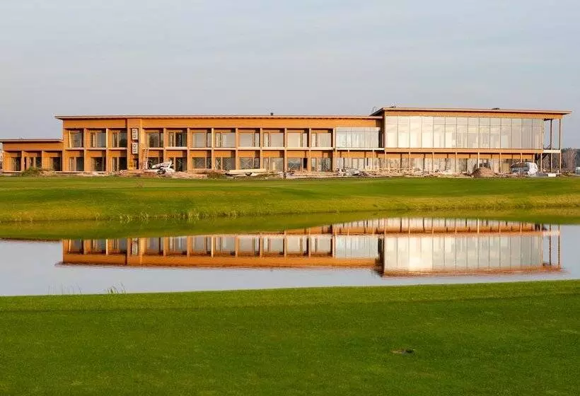 هتل Jurmala Golf Club&