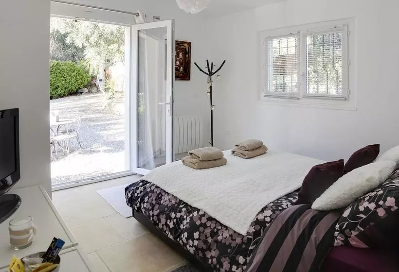 Majatalo Villa Les Lucioles  Chambre D Hôtes