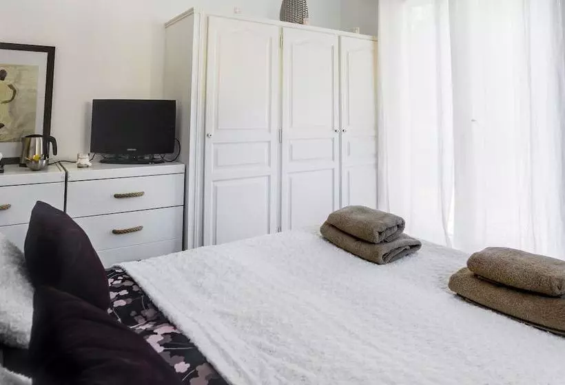 Majatalo Villa Les Lucioles  Chambre D Hôtes