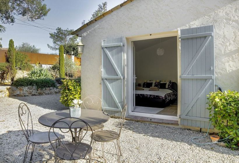 بنسيون Villa Les Lucioles  Chambre D Hôtes