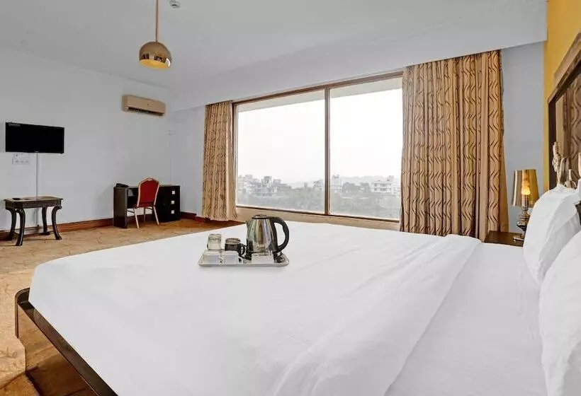 Royal Palms Hotel By Oyo Rooms