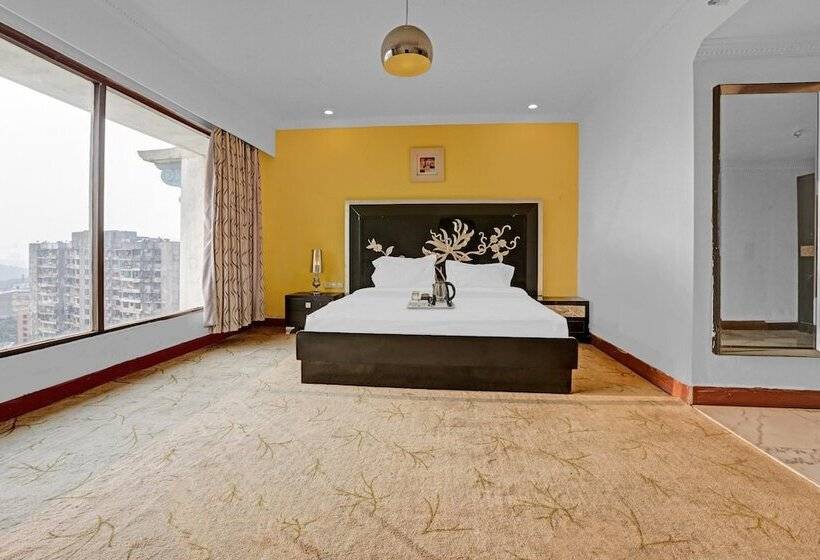 Royal Palms Hotel By Oyo Rooms