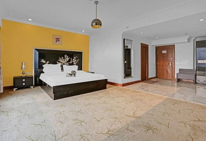 Royal Palms Hotel By Oyo Rooms