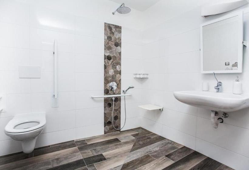 پانسیون Penzion čáp