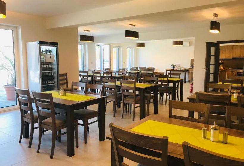 پانسیون Penzion čáp