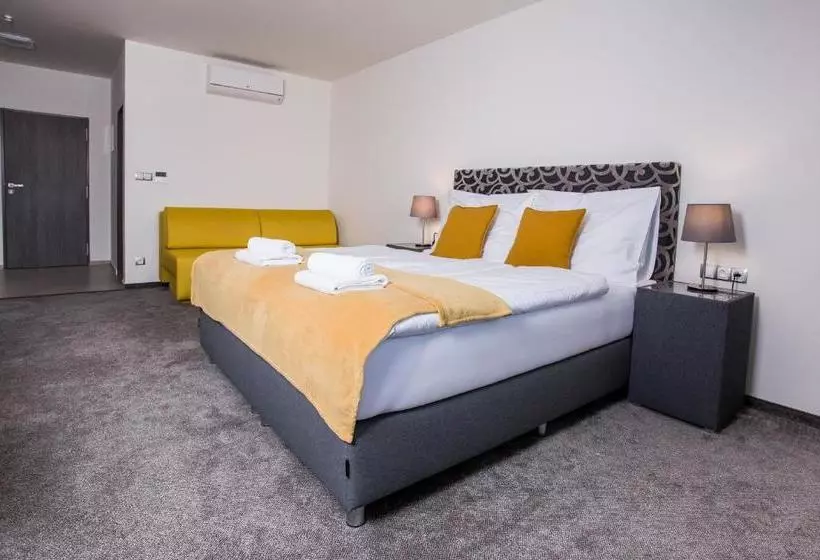 پانسیون Penzion čáp