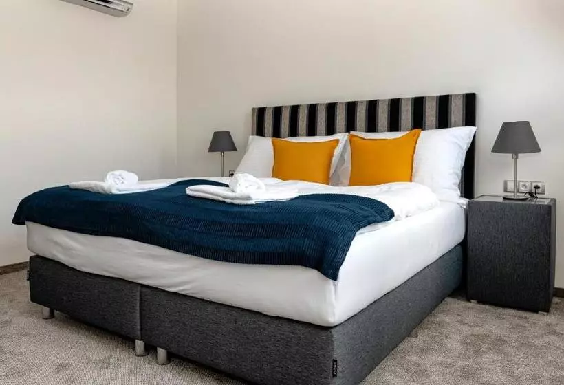 پانسیون Penzion čáp