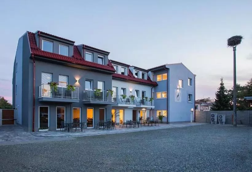 پانسیون Penzion čáp