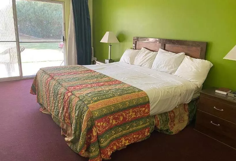 Desert Grove Resort Motel