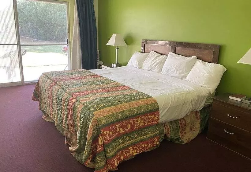Desert Grove Resort Motel