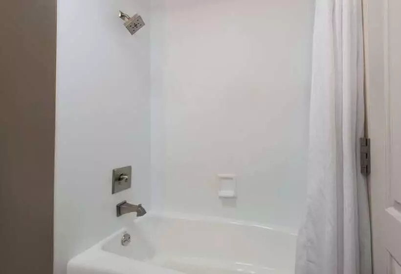 בית מלון כפרי 1550  Sfo Airport West