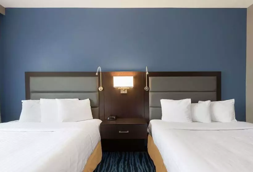 בית מלון כפרי 1550  Sfo Airport West