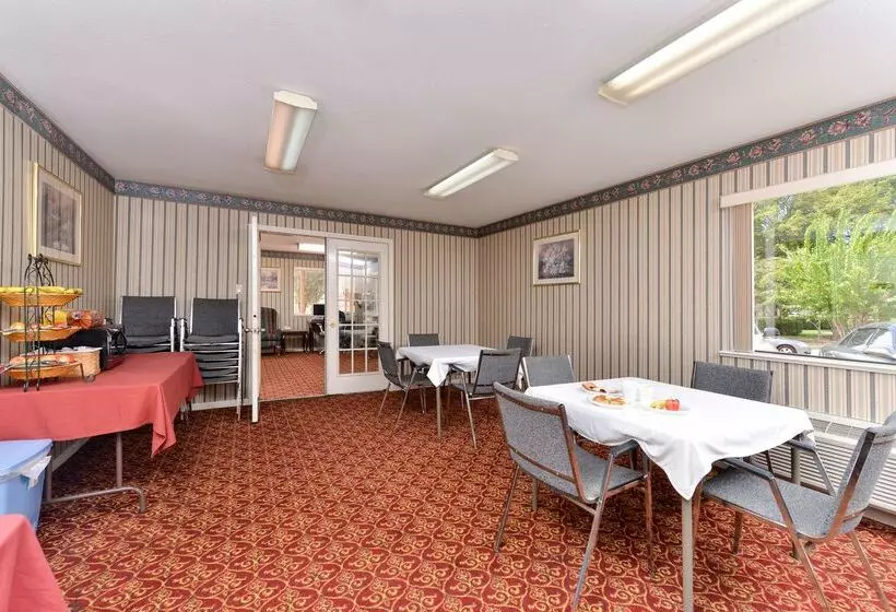 בית מלון כפרי Americas Best Value Inn And Suites Houston/northwest Brookhollow