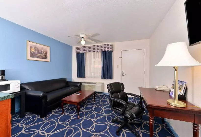בית מלון כפרי Americas Best Value Inn And Suites Houston/northwest Brookhollow