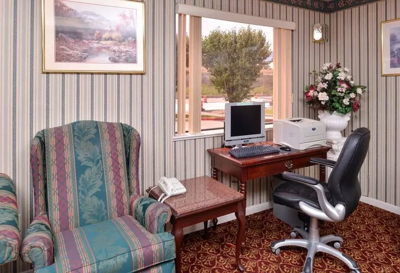 בית מלון כפרי Americas Best Value Inn And Suites Houston/northwest Brookhollow